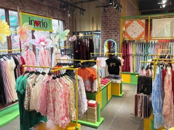 CỦA HÀNG THỜI TRANG